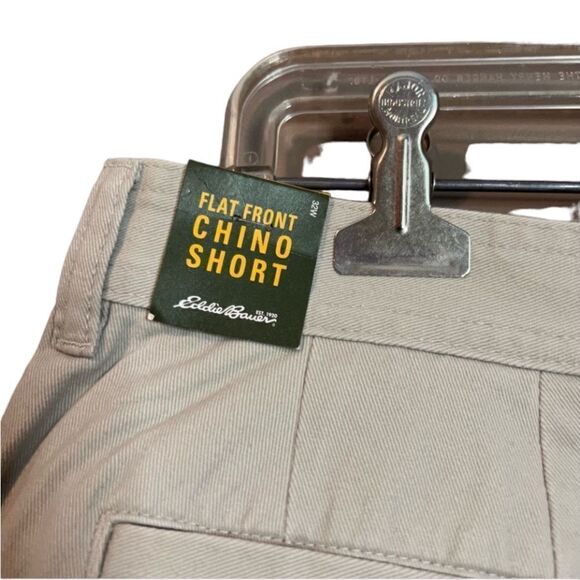 NWT! Eddie Bauer beige flat front chino short - Picture 8 of 10